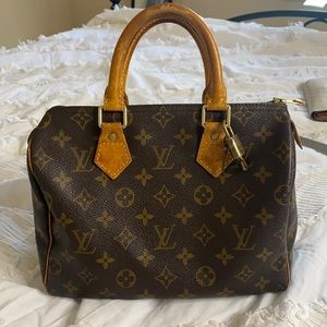 AUTHENTIC Louis Vuitton speedy 25
